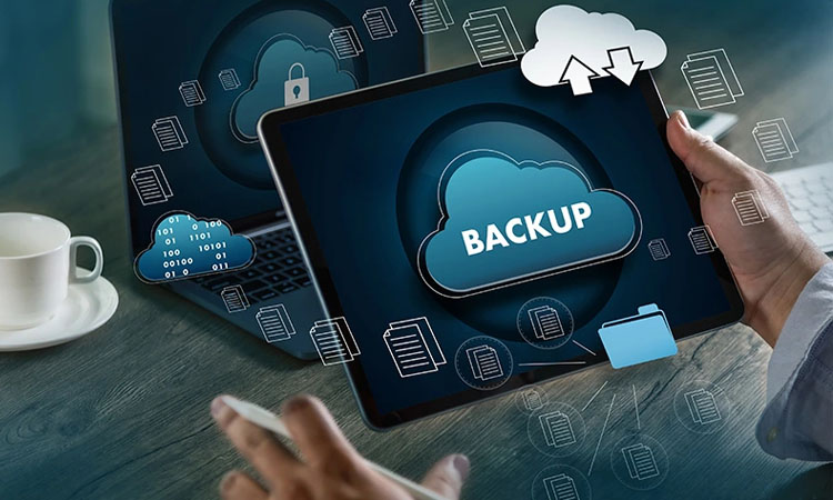 پشتیبان‌گیری (Backup) در دواپس: تضمین تاب‌آوری و تداوم